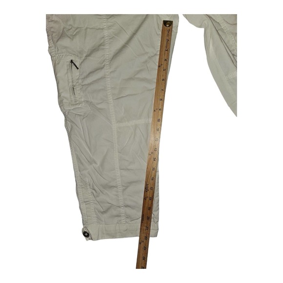 Chico's Capri Pants 2 Crop Women's White Cargo Pockets Casual Preppy - Picture 4 of 10